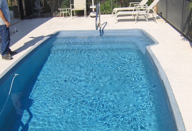 Home Fiberglass Swimming Pool Tiling